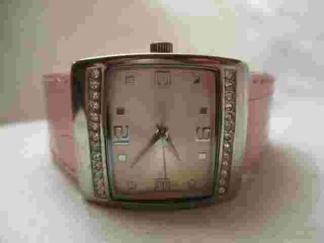 Mary Kay Analog Wristwatch with a Buckle Band