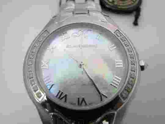 c620 Elegant and Handsome Klaus Kobec Quartz Timepiece with Mother of Pearl Dial