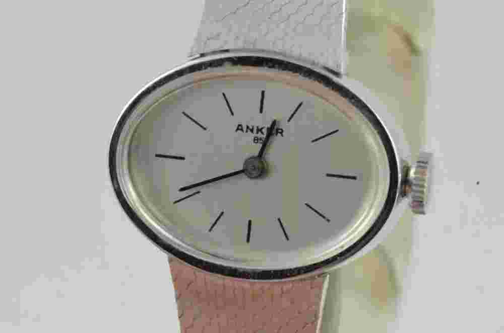 Anker Hand Wound Women's Watch 26MM Steel Vintage RAR with Band Wrist