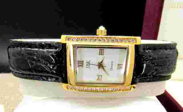 CAMROSE KROSS JBK JACKIE KENNEDY GOLD TONE Crystal QUARTZ WATCH NEW IN CASE