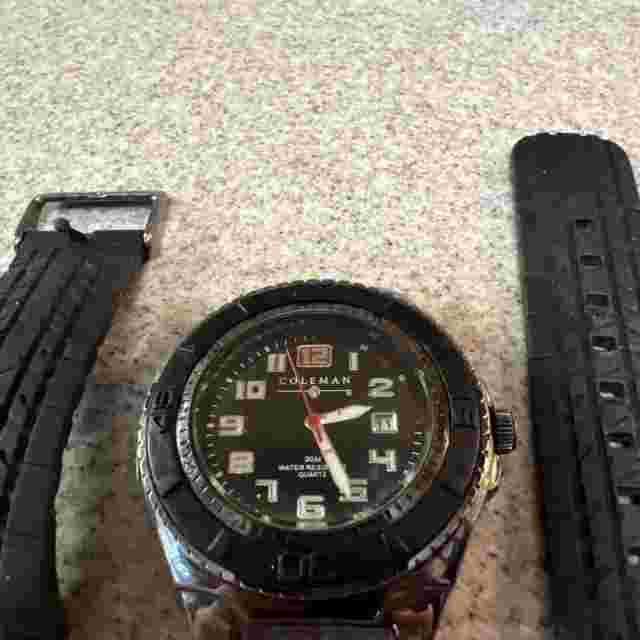 Vintage Coleman Date Quartz Watch 40-978 Black Rubber Band w/ SS Clasp Batt