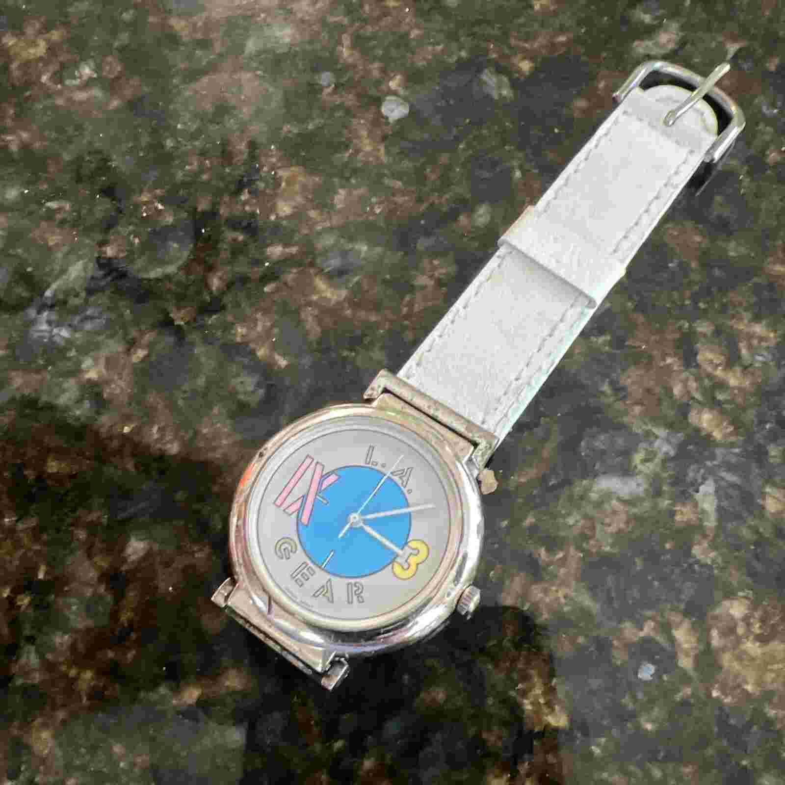 rare vintage L.A. GEAR Los Angeles wristwatch watch compass detail