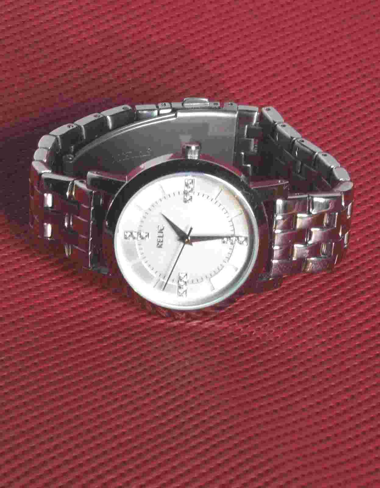RELIC BY FOSSIL SILVER-TONE WATER RESISTANT WATCH/MOTHER OF PEARL FACE/RELIC BOX