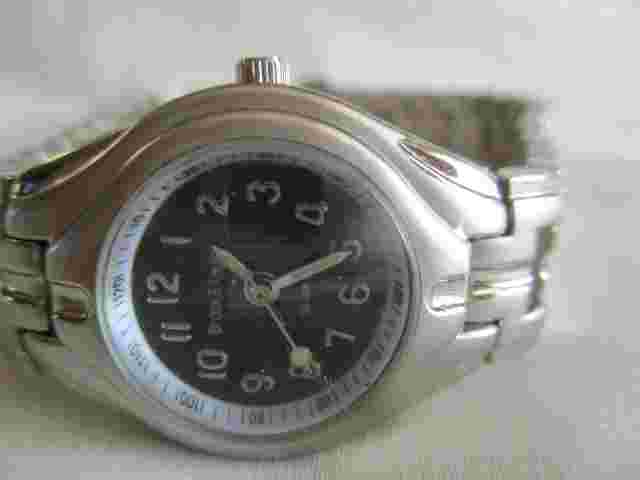 Brook & Taylor Analog Wristwatch with Quartz Movement