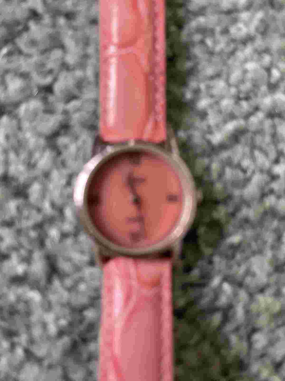ARIA VINTAGE STAINLESS STEEL WOMAN'S WATCH USED IN GOOD CONDITION