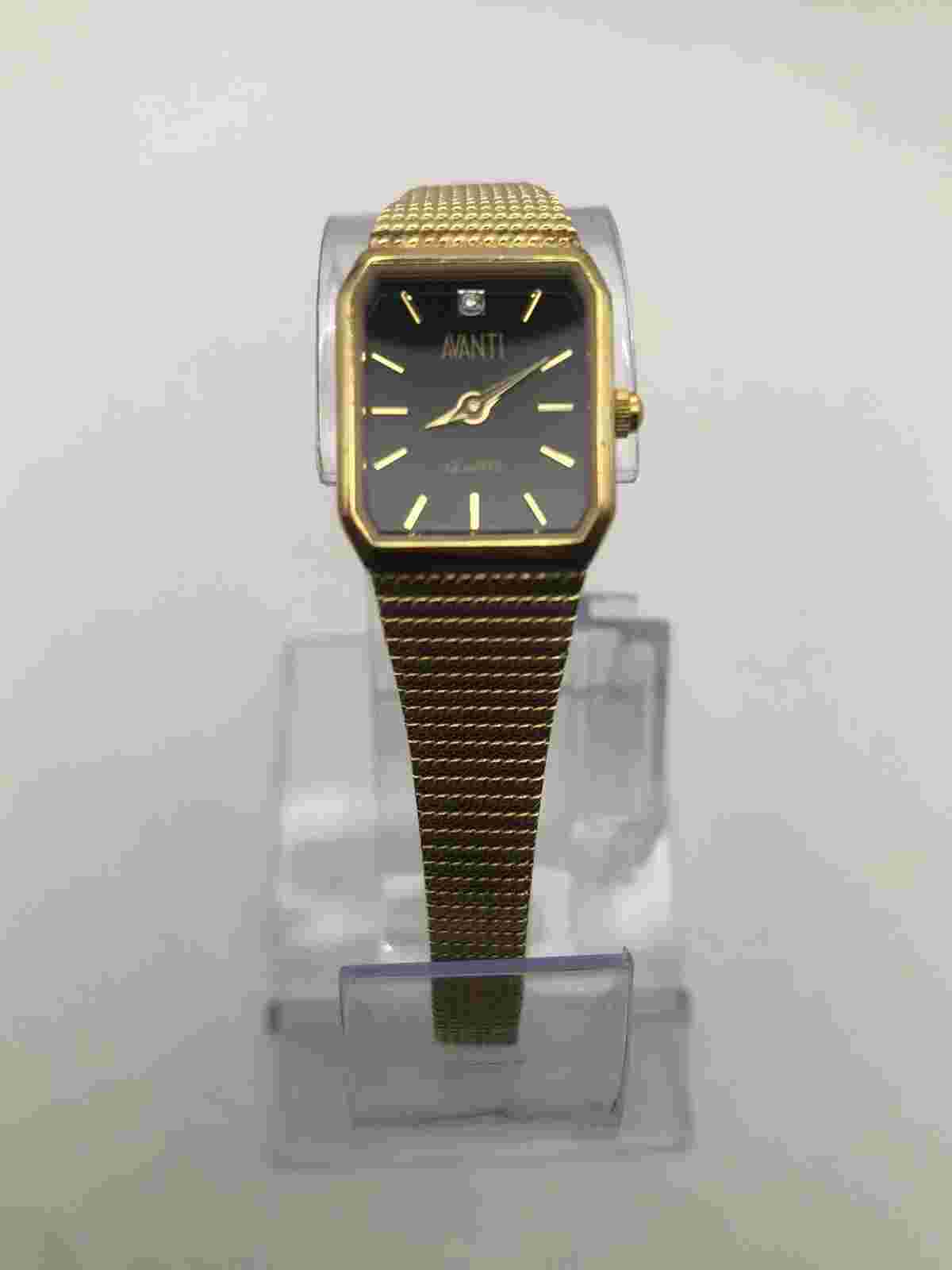 Avanti Women’s Watch Gold Band with Black Face Needs Battery Beautiful