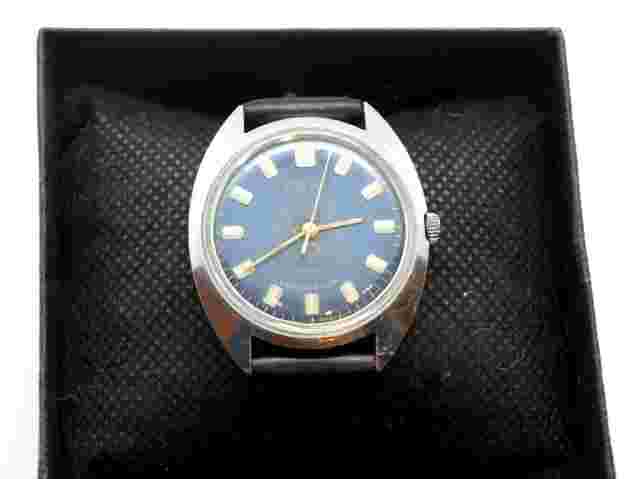 Wostok Soviet USSR Vintage Men's Mechanical Watch 17 jewels Cal. 2409