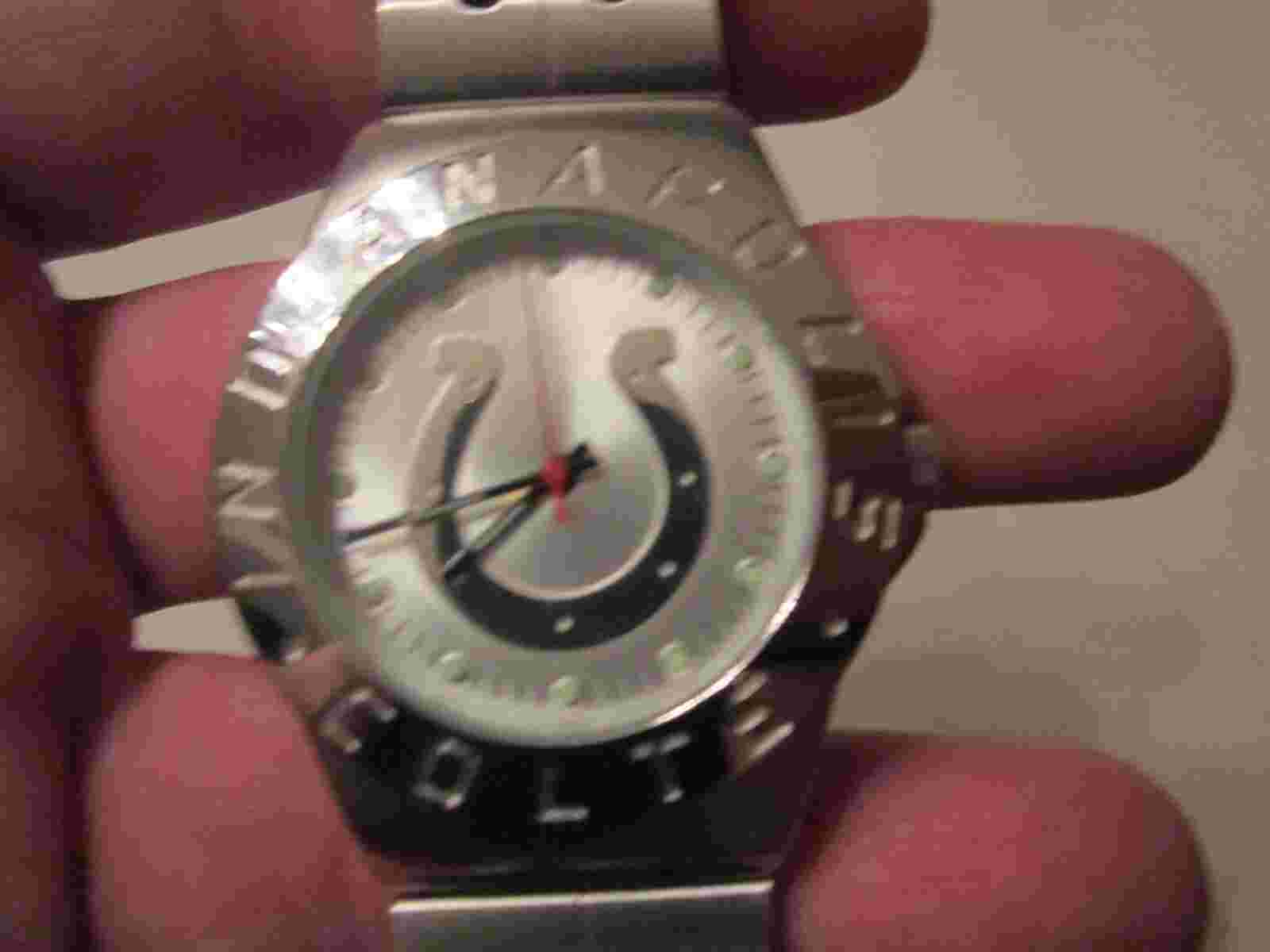 VINTAGE INIDANAPOLIS COLTS FOOTBALL WATCH - QUARTZ  - BBA-34