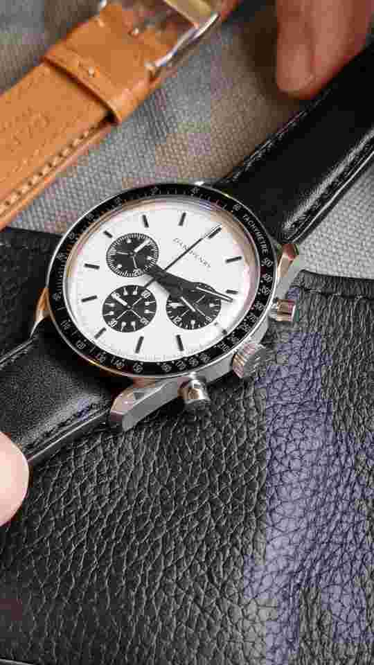 Dan Henry 1962 Chronograph Watch 39mm Panda Dial & No Date - Full box and papers