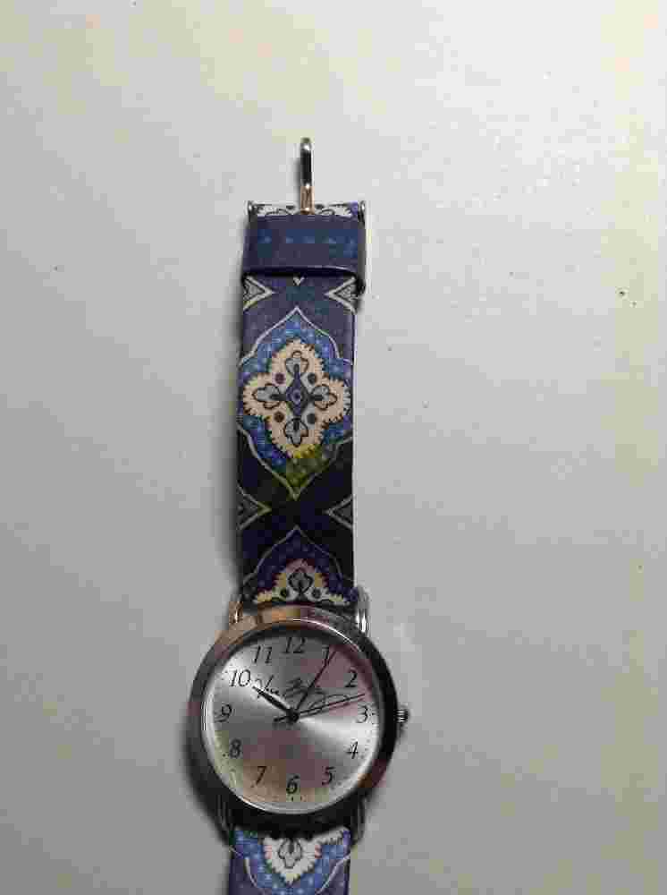 VERA BRADLEY "Nantucket" Navy Blue Pattern WOMEN'S Wrist Watch F77