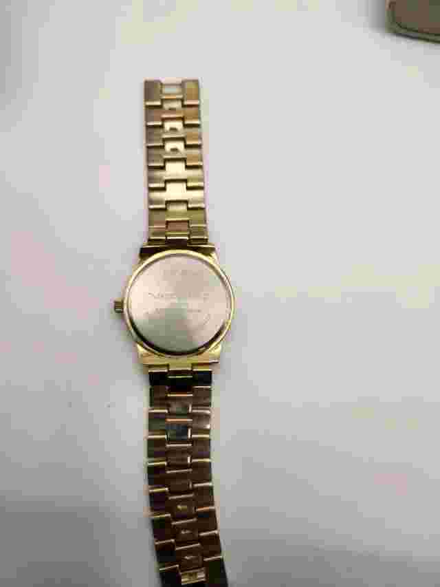 Women's Vernier Quartz Watch.  New Battery.   G10