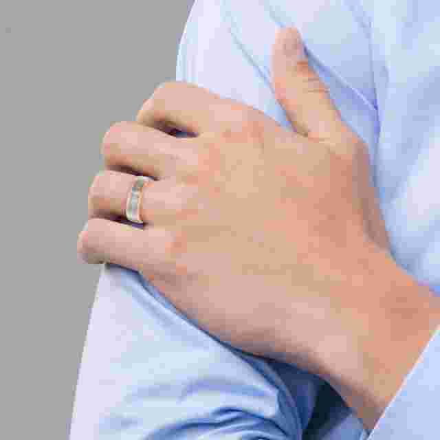 Chisel Titanium Brushed and Polished Rose IP-plated 7mm Band