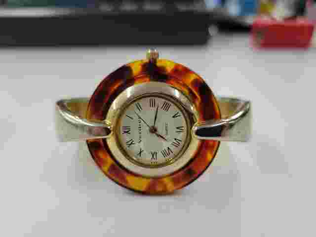 Vintage Vernier Quartz Analog Women's Watch. Nice Condition! Untested