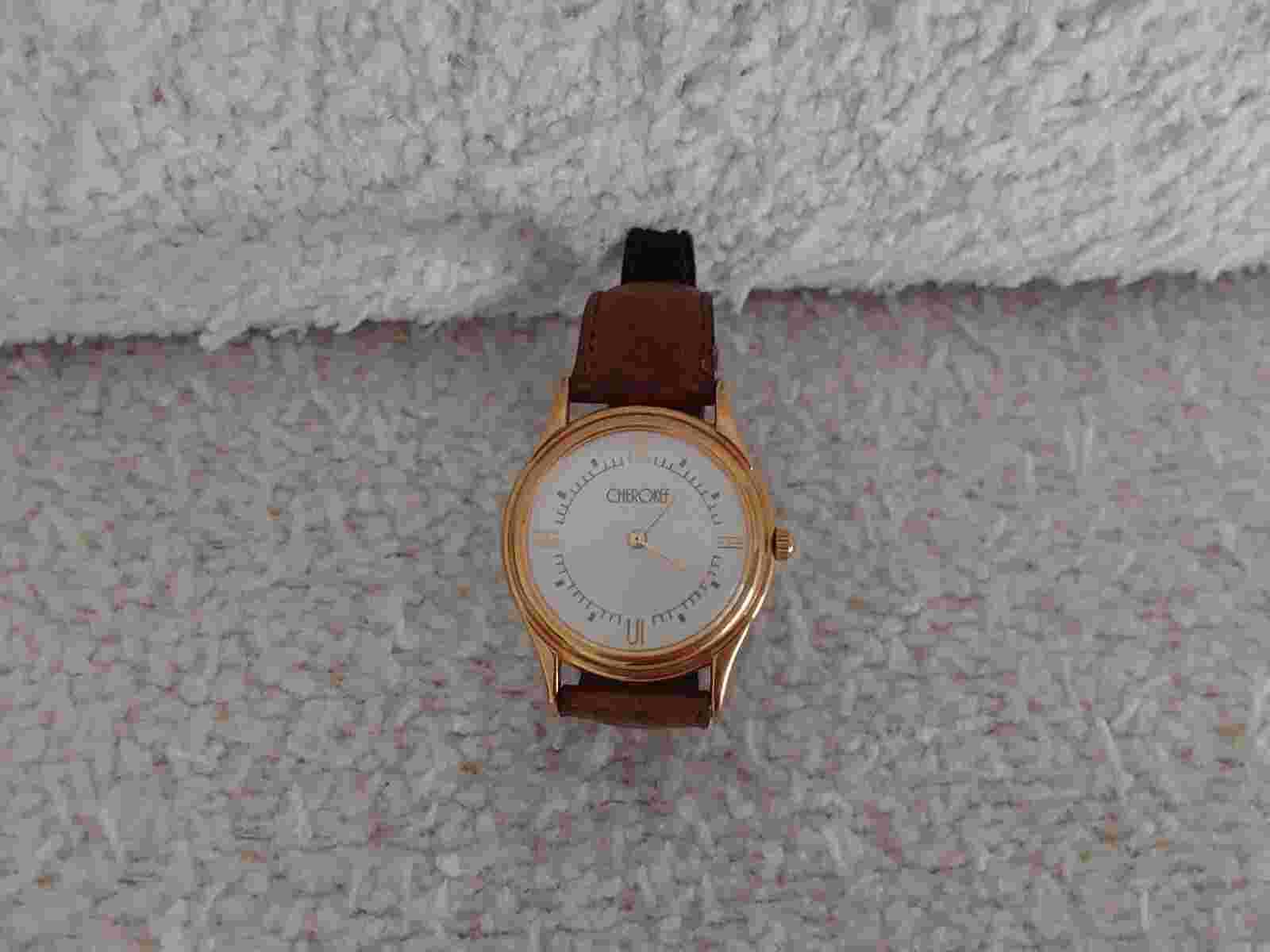 Cherokee Vintage Water Resistant Round Bezel Leather Strap Wristwatch
