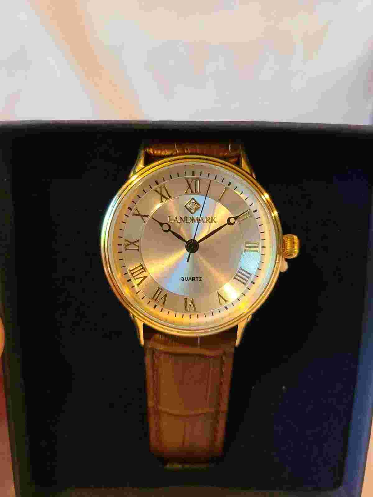 Danbury Mint Dimond Landmark Watch With Gift Box (cc)