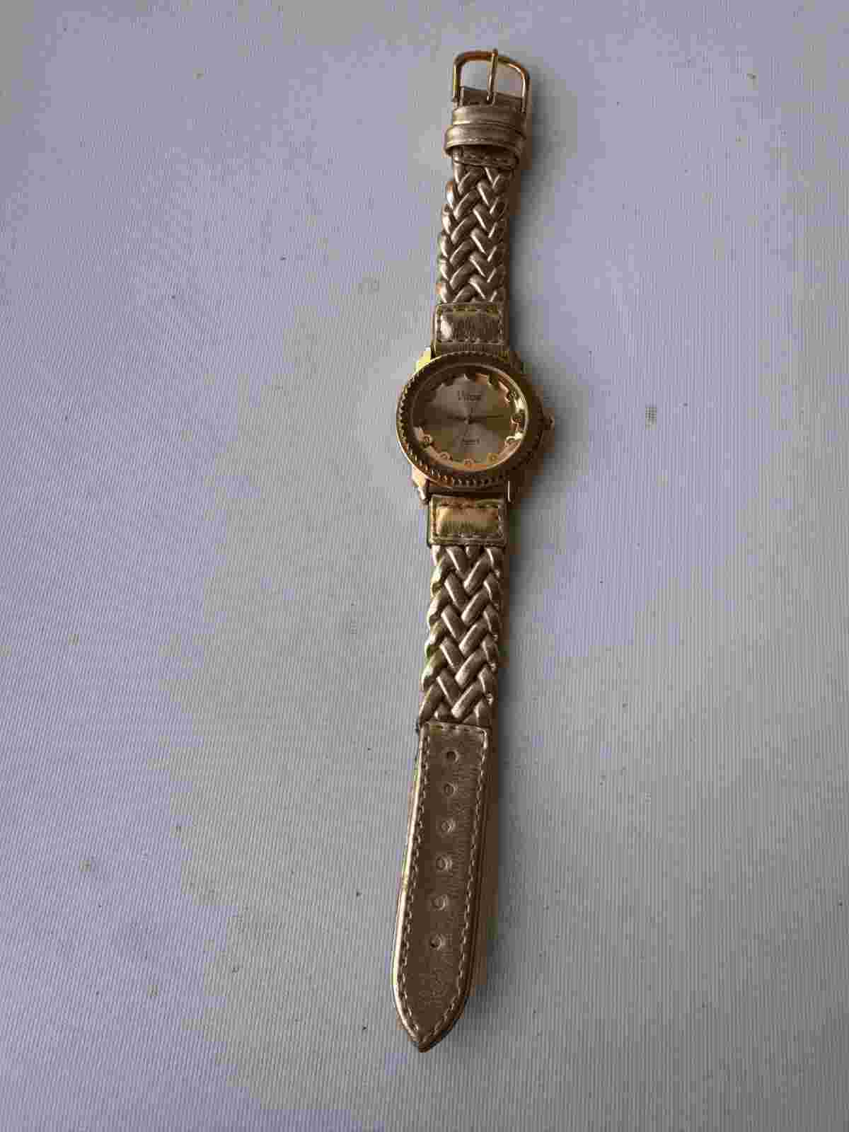 Vintage Viviani Gold Tone Women's Quartz Watch 34mm Case, Running