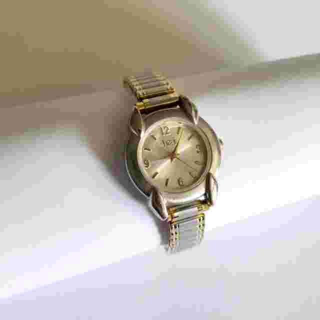 Vintage l.e.i Silver Gold Stretch Watch Stretch *needs battery