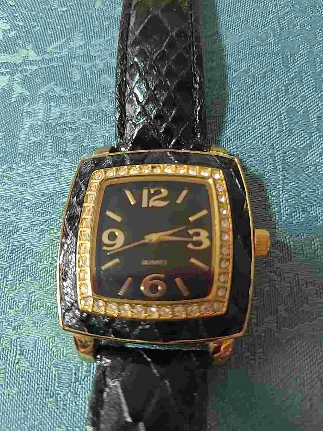 VTG. JOAN RIVERS WATCH NOT TESTED