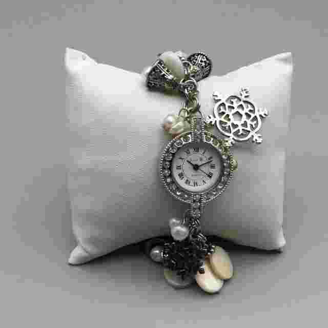 Vtg Jennie B Watch Women 25mm Christmas Charm Bracelet Toggle New Battery 7"