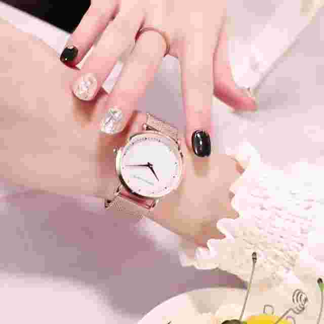 Hannah Martin Ladies Quartz Wrist Watch (Silver Colour) in Gift Box