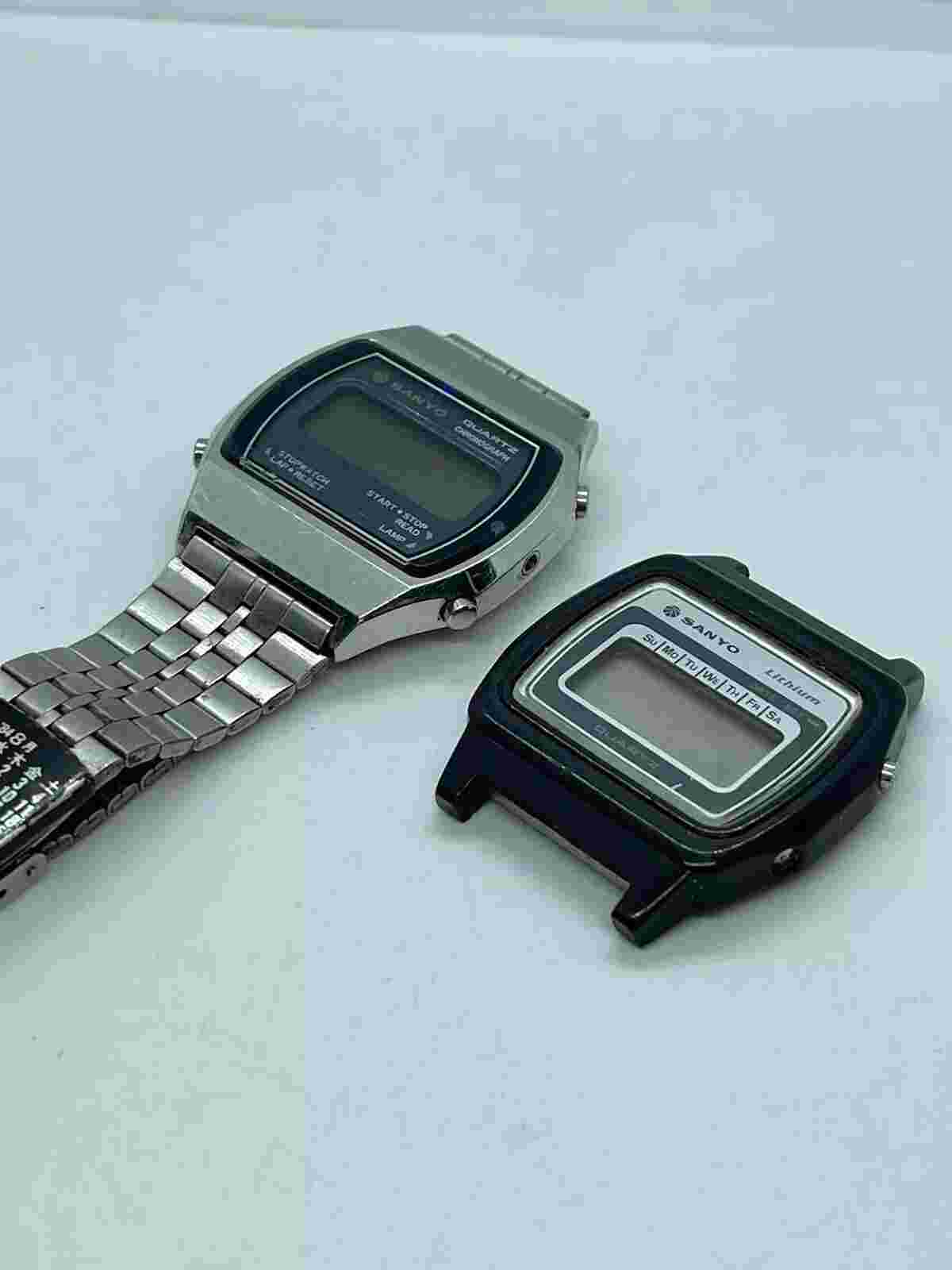 Lot Sanyo 351-243 376-73 Quartz Mans Wrist Watch Vintage Chrono Lithium Japan
