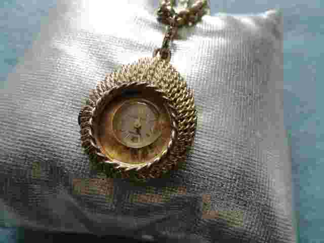 Mechanical Wind Up Vantage Shock Resistant Necklace Pendant Watch