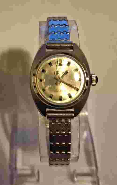 Beautiful Orion De Luxe Ladies Quartz Watch For Repairs