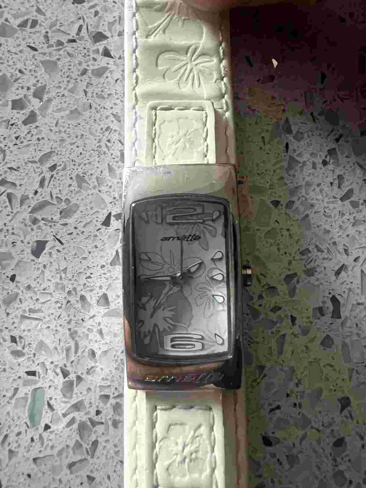 Arnette Ladies Wristwatch