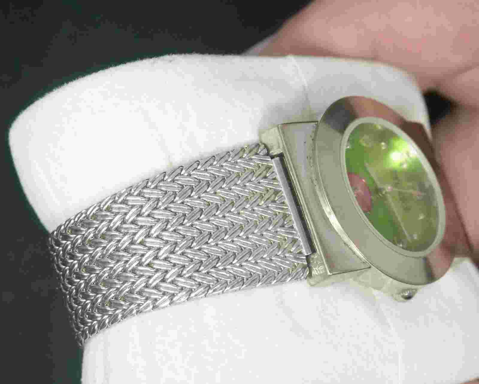 Mudd Ladies MD2211 Wristwatch. NEW BATTERY! Braided Stainless Band