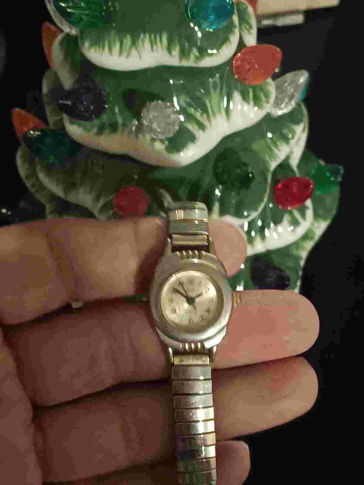 Vintage  Watch It Quartz Womens Wristwatch