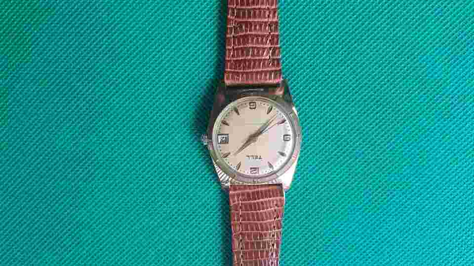 Vintage Swiss  TELL  antimagnetic  Manual  Wind   21  j   Watch