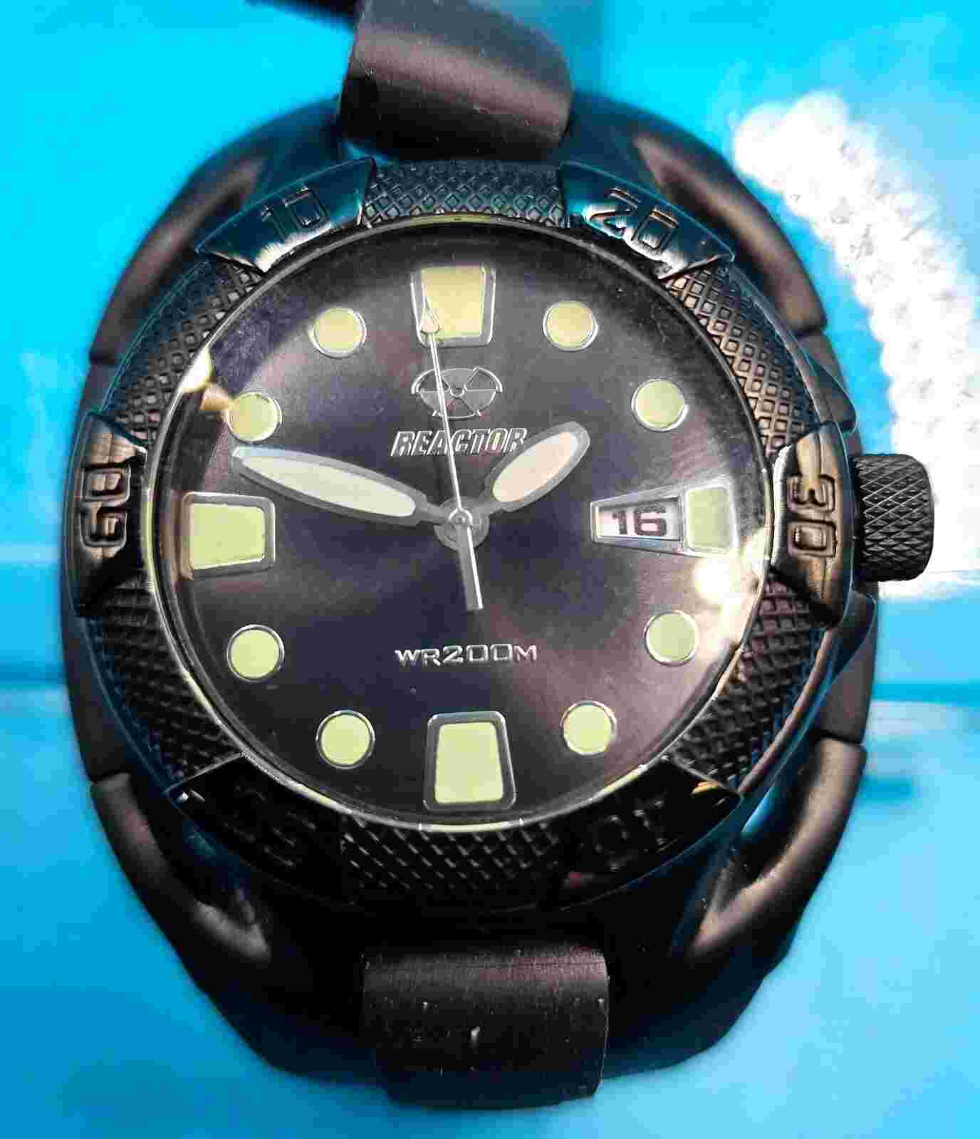 Reactor Heavy Water Sports Watch (working, needs new band) BIN01 DS36
