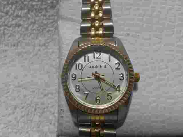Watch It Quartz Watch Women Silver Gold Bracelet Band  New Bat Works Great