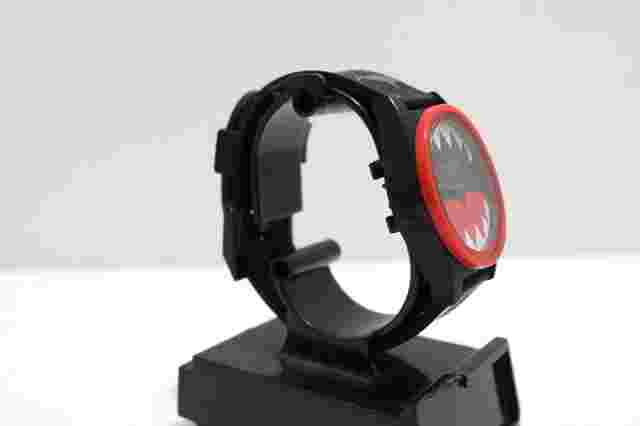Neff Daily: Silicone Watch - Shark - Black/Red