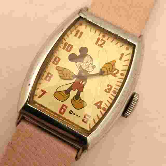 FM6 RARE VINTAGE MICKEY MOUSE BIG HANDS WATCH WALT DISNEY PRODUCTION RUNS WELL!