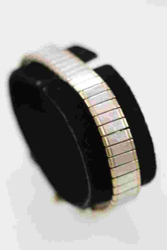 Gloria Vanderbilt Watch Women Stainless St Gold Silver Stretch WR Pearl Quartz