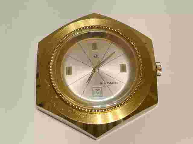 VINTAGE SWISS LUXURY GOLD PLATED MECHANICAL TRAVELING DESK WATCH "SINDACO" CTC