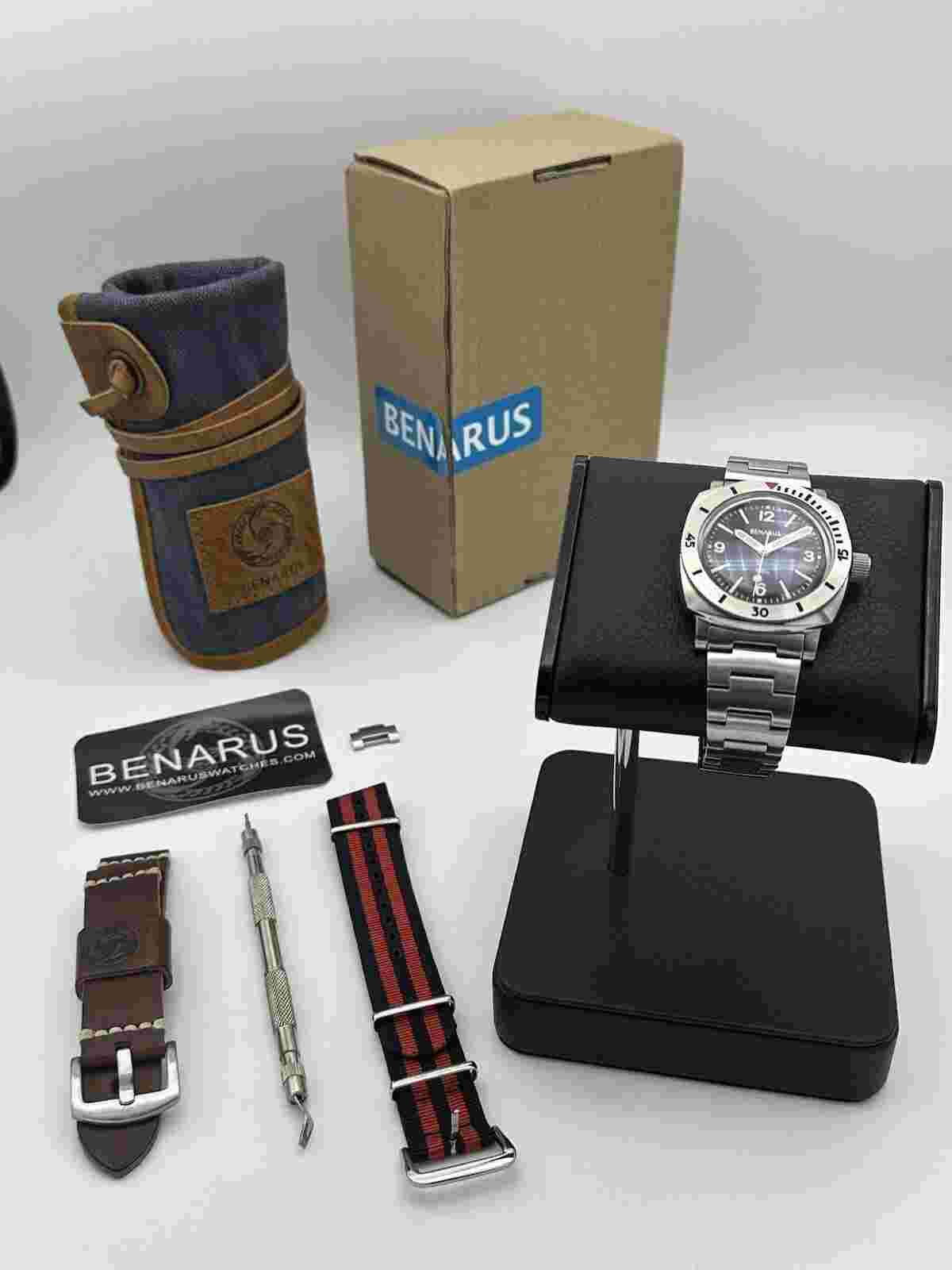 Benarus Moray 300m Diver Automatic 42mm Black Dial Stainless Steel Bracelet Set