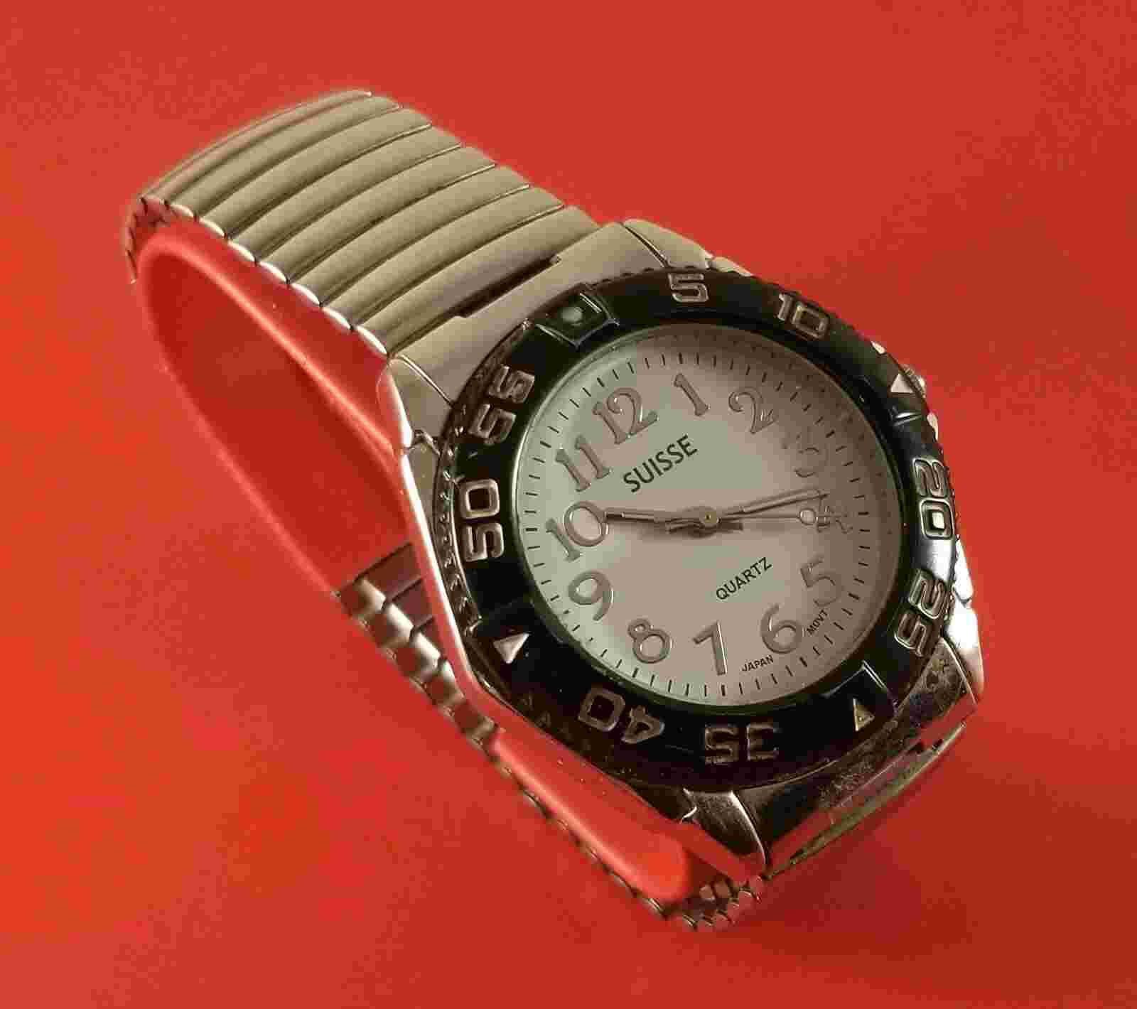 Suisse Men's Wrist Watch Quartz Silver Tone White Dial Steel Flex Band # C-1089