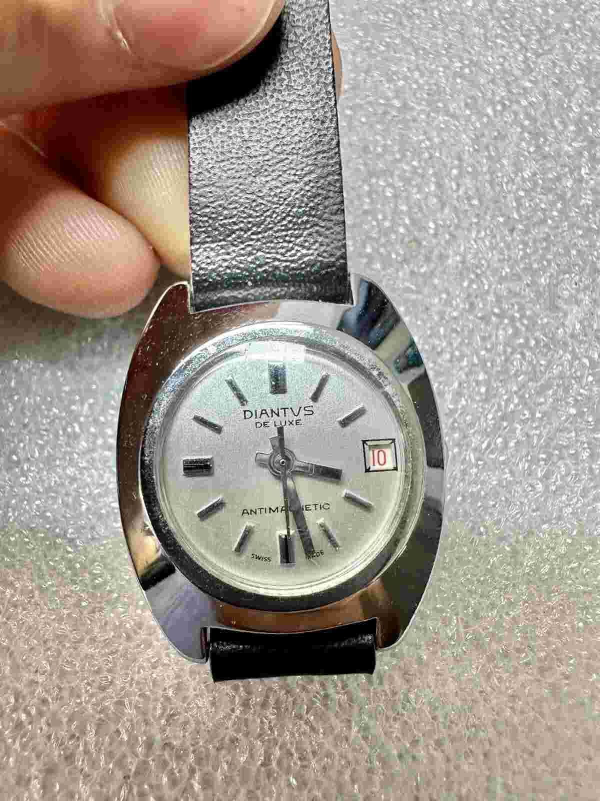 Working Woman’s Diantus Deluxe VTG MCM Watch Needs Repair Screw Loose