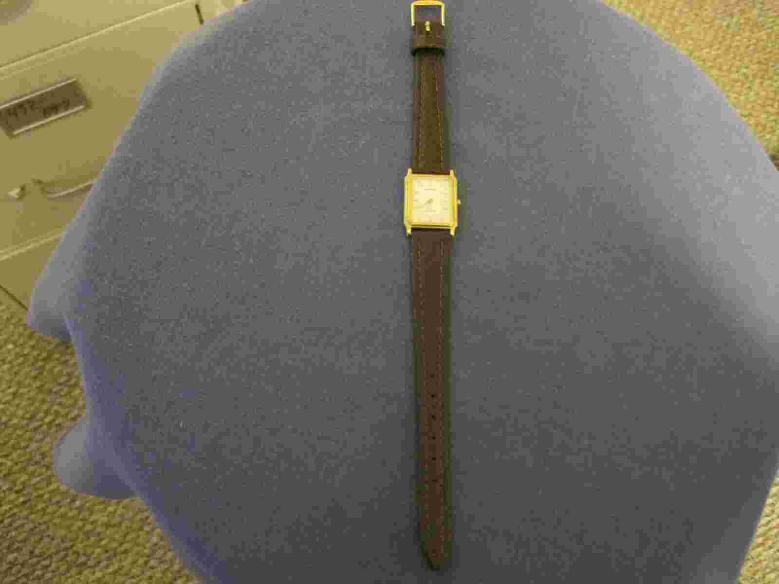 #385 ladys gold plate LASSALE quartz watch