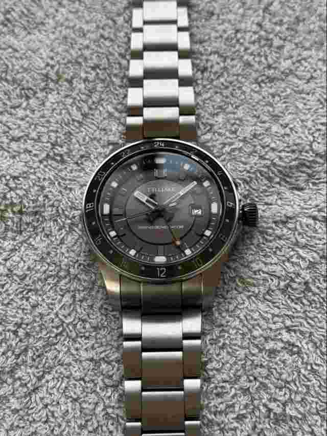 Seiko Kinetic Trume Toume Titan Quartz Watch - Innovative Design -