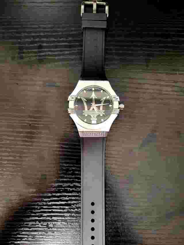 AUTHENTIC Maserati 9537 Date Quartz Luxury 43mm Men's Watch