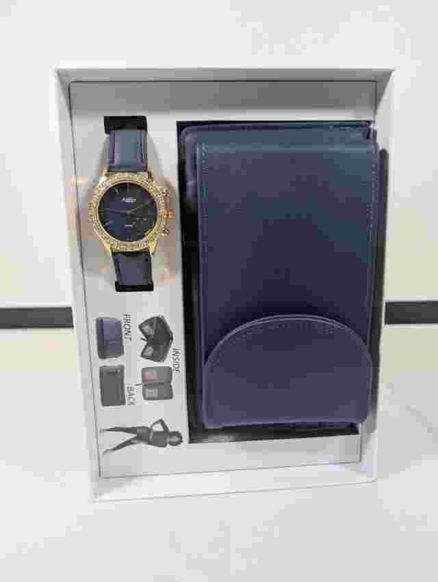 Women's Easy Reader Navy Watch Matching w Perfect Navy  Wallet which Holds phone