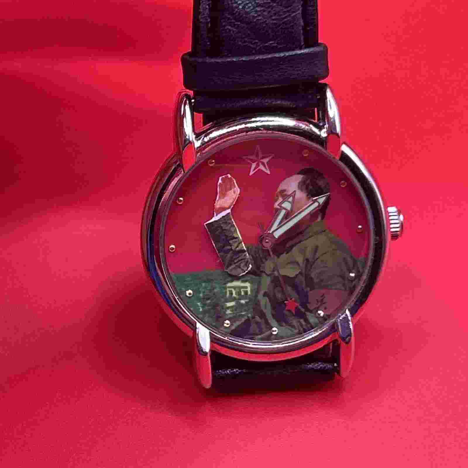 VINTAGE MEN'S Shanghai Tang MAO TSE TUNG Waving Chairman Manual Wind Up Watch.