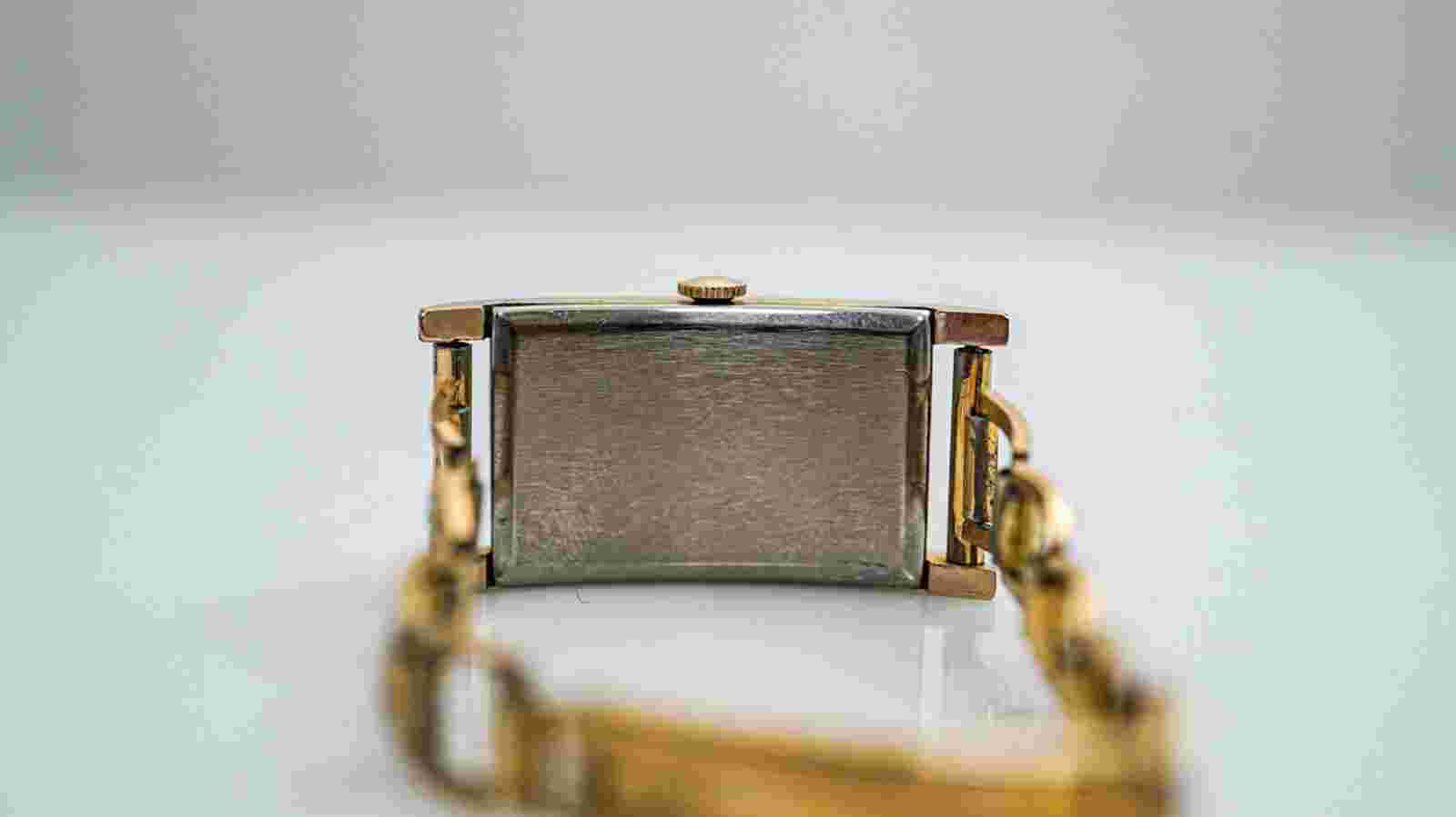 K334 Vintage 1930's Woman's Banner Wristwatch