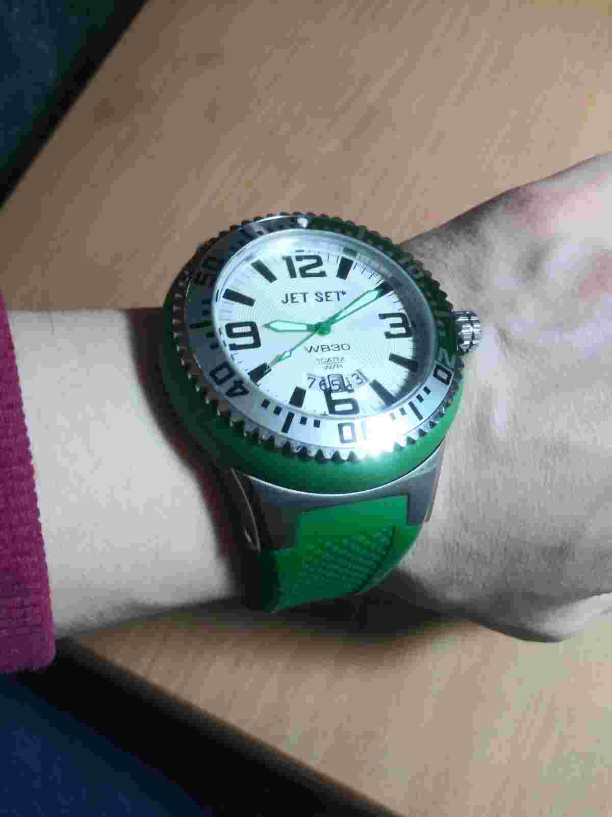 JET SET WATCH Divers Green Silicone Band Day And Date WB30 Screwdown Crown J5444