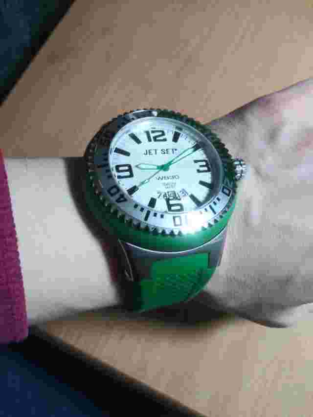 JET SET WATCH Divers Green Silicone Band Day And Date WB30 Screwdown Crown J5444