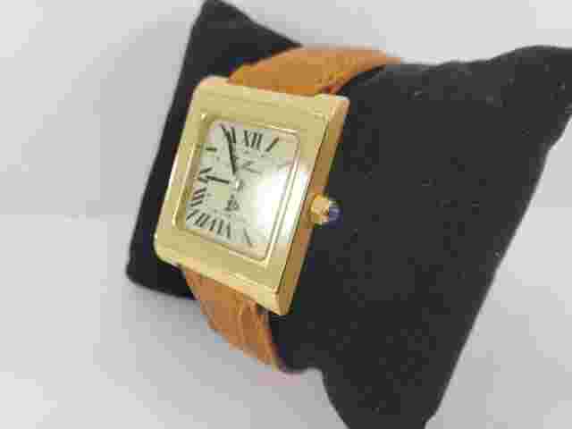 F Moroni Roma 18kt Yellow Gold Square Face Watch - 27 X 34mm