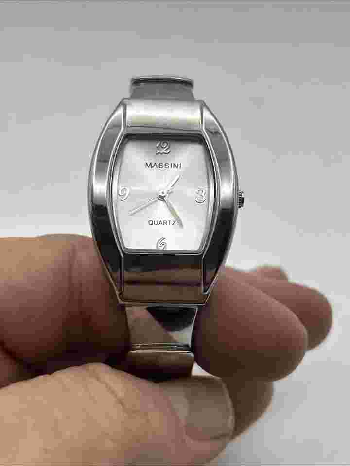Vintage Massini Quartz Ladies Wristwatch Silvertone Stainless Steel